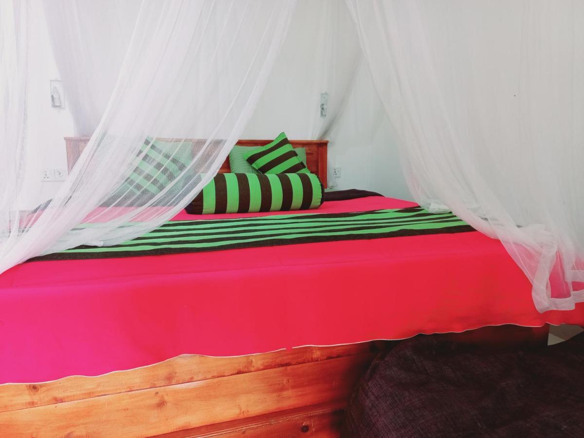 Felicity Inn Ella Extérieur photo
